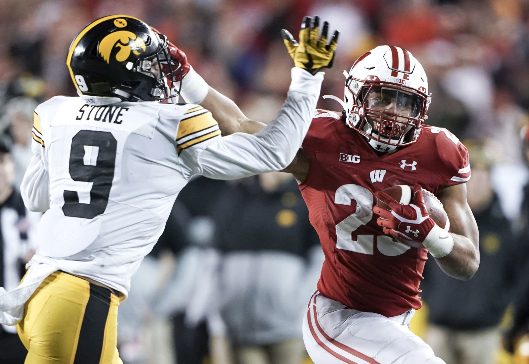Badgers 24, Hawkeyes 22